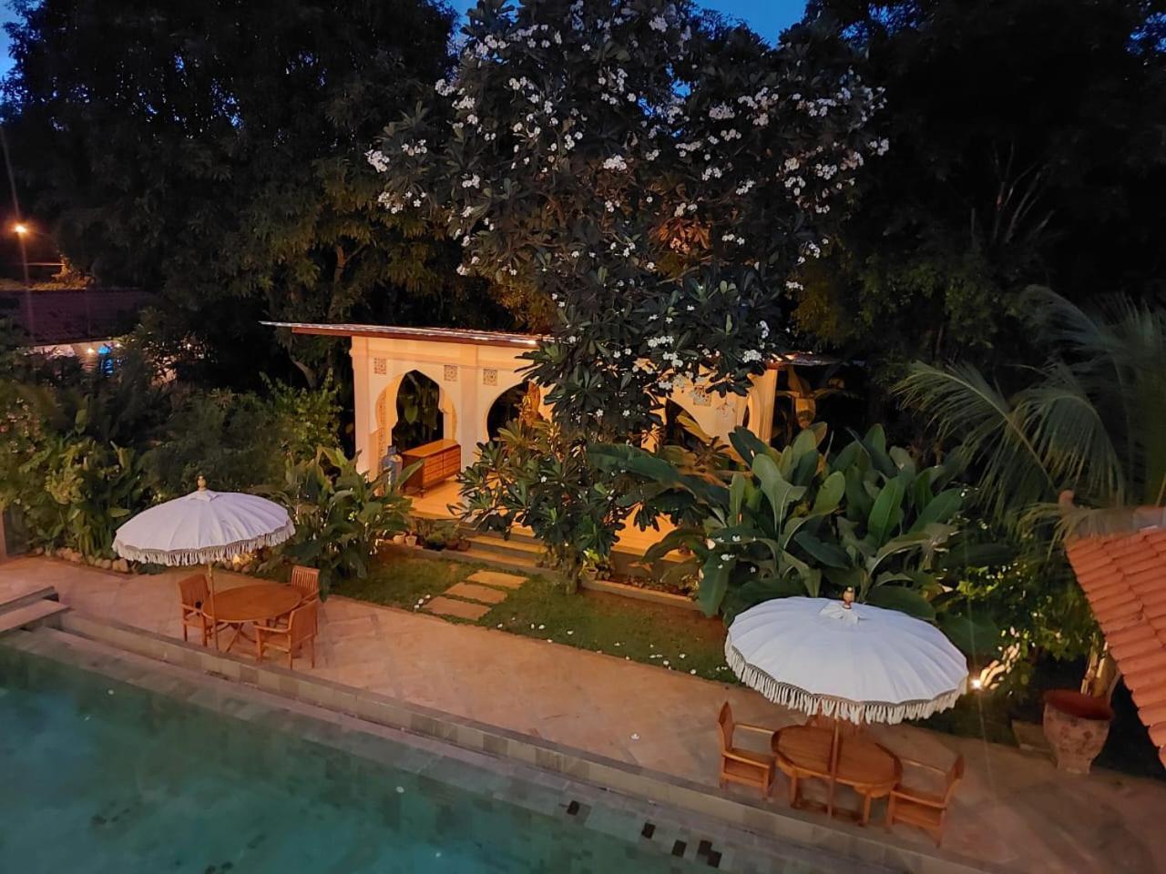 Blue Garden Boutique Hotel Jepara Exterior photo