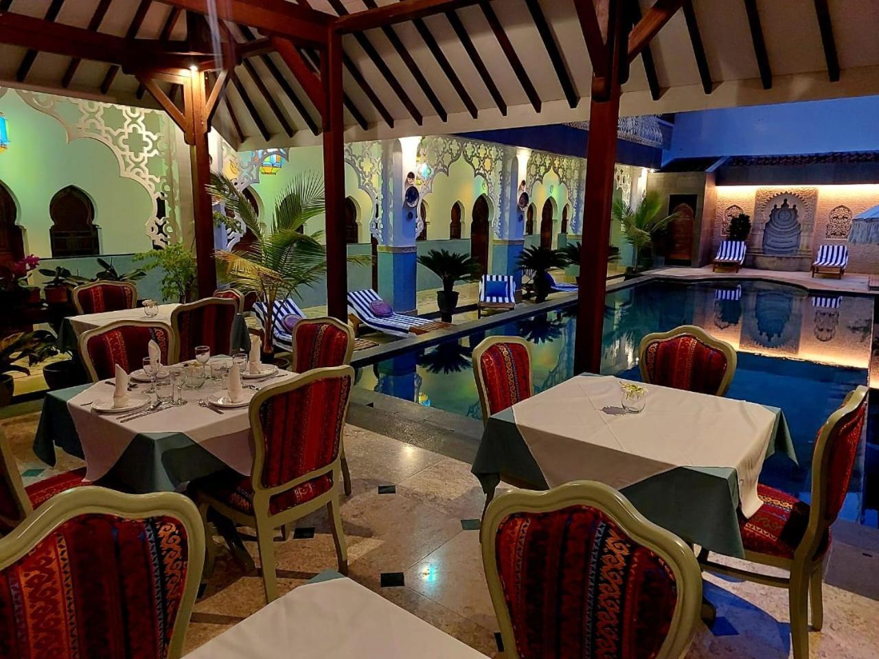 Blue Garden Boutique Hotel Jepara Exterior photo