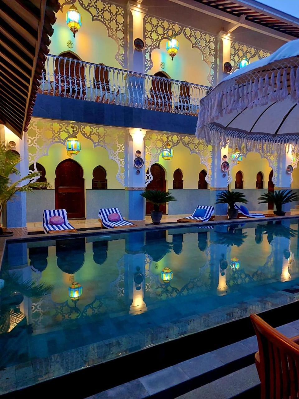 Blue Garden Boutique Hotel Jepara Exterior photo